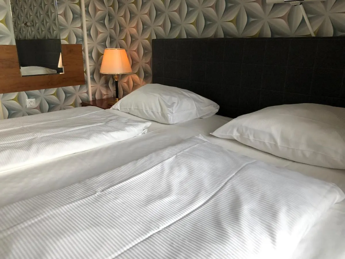 Hotel Moji Koeln