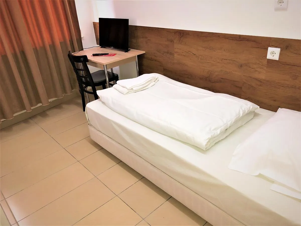 Hotel Moji Koeln 2*, Colónia