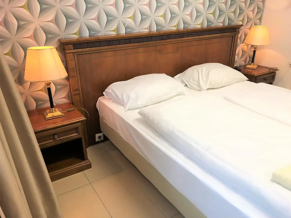Hotel Moji Koeln